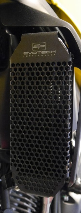 Oil Cooler Guard by Evotech Performance Ducati / Scrambler 800 Desert Sled / 2020