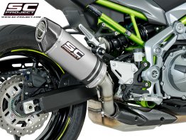 Kawasaki Z900 - SC Project GP M2 - accessoires ++ - Motos