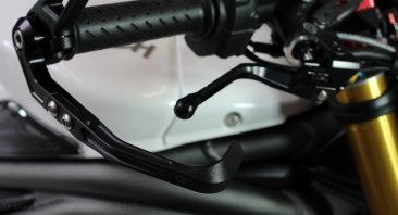 Front Brake Lever Guard by Gilles Tooling Triumph / Daytona 675R / 2013