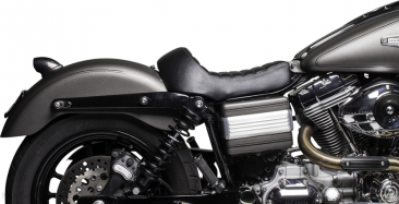 Horizontal Tuck n' Roll Champion Seat by Biltwell Harley Davidson / Dyna Fat Bob FXDF / 2008