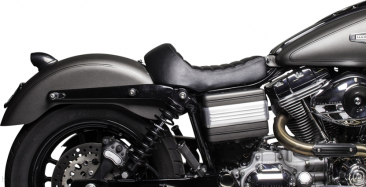 Horizontal Tuck n' Roll Champion Seat by Biltwell Harley Davidson / Dyna Switchback FLD / 2013