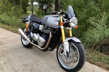 Classic Flyscreen by Dart Flyscreens Triumph / Thruxton R 1200 / 2017