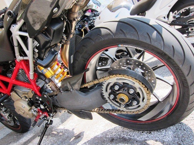 Rear Sprocket Carrier Nut by Ducabike Ducati / Hypermotard 950 / 2022
