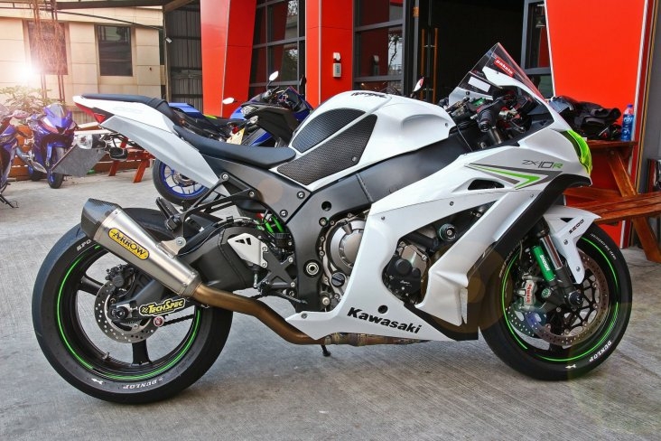 Snake Skin Tank Grip Pads by TechSpec Kawasaki / Ninja ZX