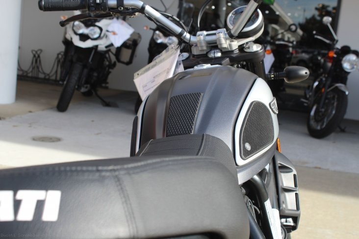 TechSpec XLine Tank Grip Pad Set Ducati / Scrambler 800 Cafe Racer / 2019