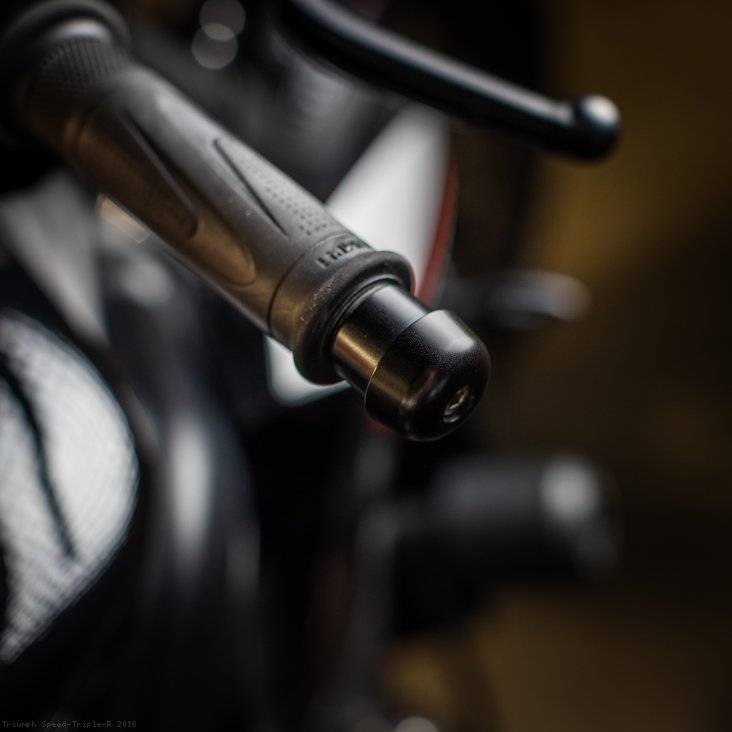 BS818B Rizoma Adapter for Bar End Mirrors and Proguard Triumph / Speed Triple R / 2018
