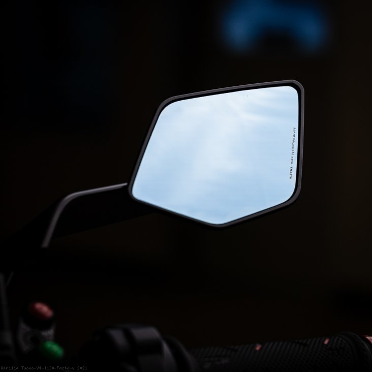  Aprilia / Tuono V4 1100 Factory / 2021