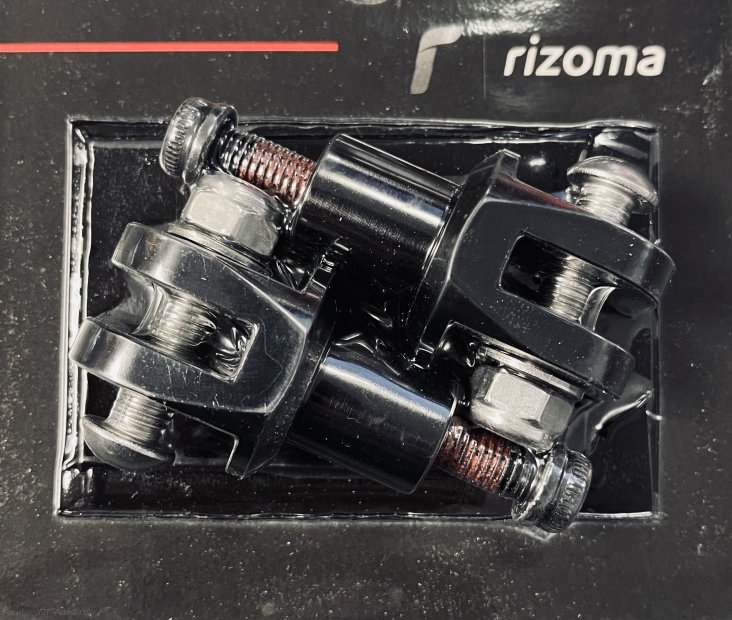 PE672B Rizoma Rider Footpeg Adapter Kit Yamaha / YZF-R1 / 2016