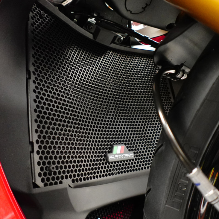 Radiator Guard by Evotech Performance
