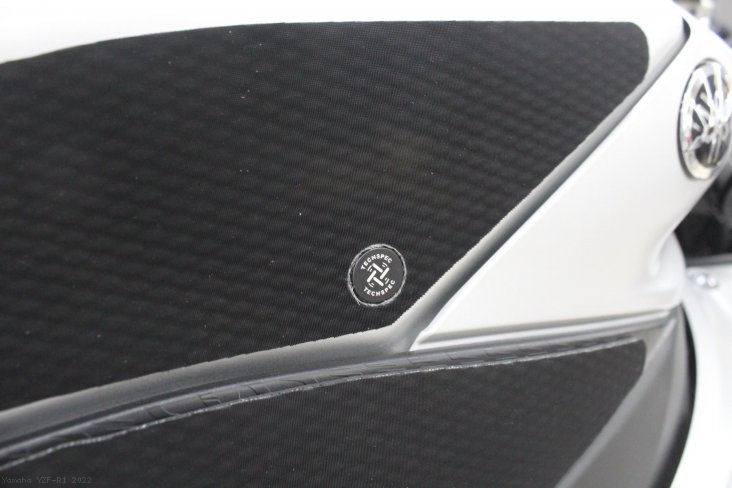 TechSpec XLine Tank Grip Pad Set Yamaha / YZF-R1 / 2022