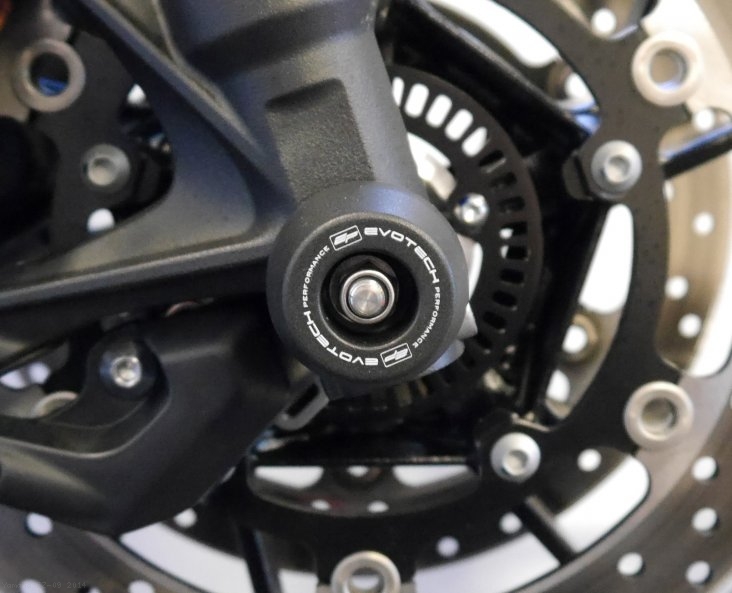Front Fork Axle Sliders by Evotech Performance Yamaha / FZ-09 / 2014